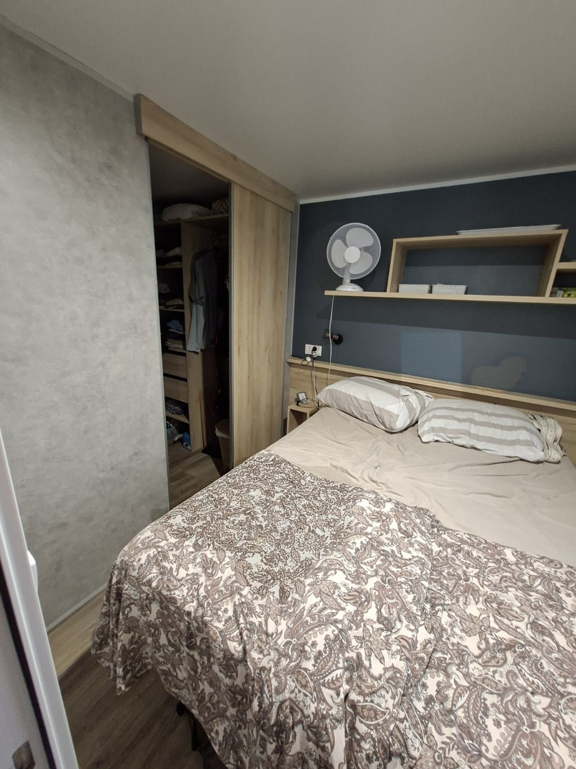 Main bedroom with double bed